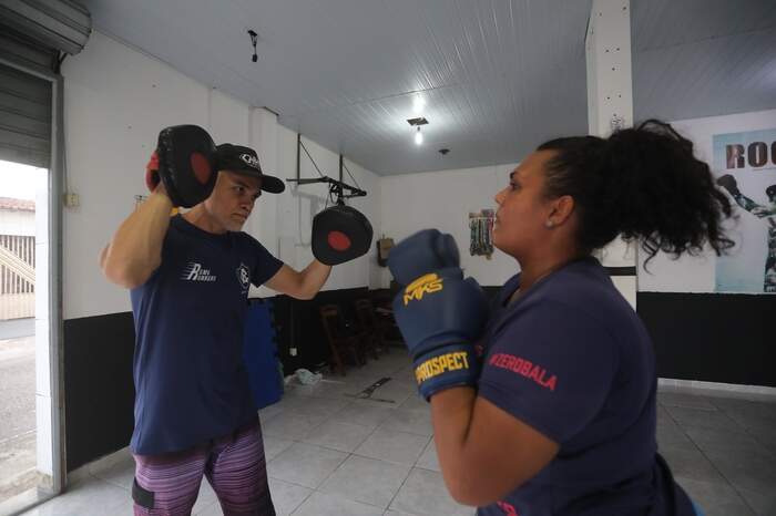 Boxe recreativo ganha adeptos, afasta o sedentarismo e leva saúde